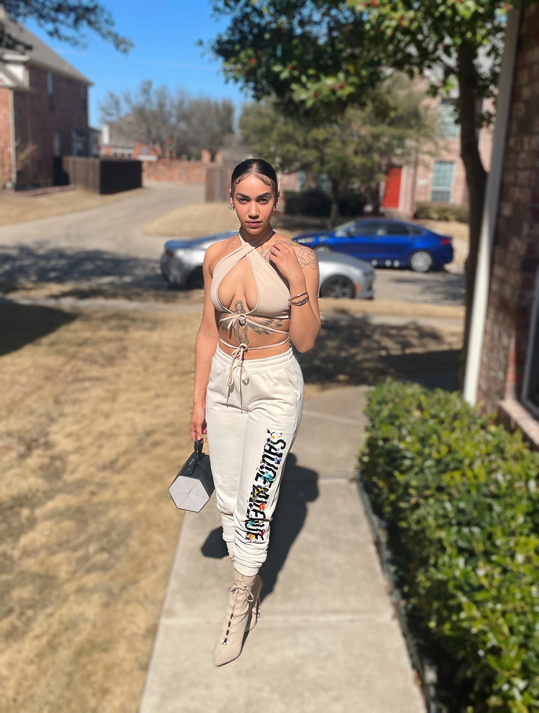 Black SA Flowers & Butterflies (Vertical) | Women's Off White Joggers