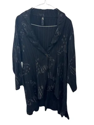 Black Textured 3/4 Sleeve Jacket