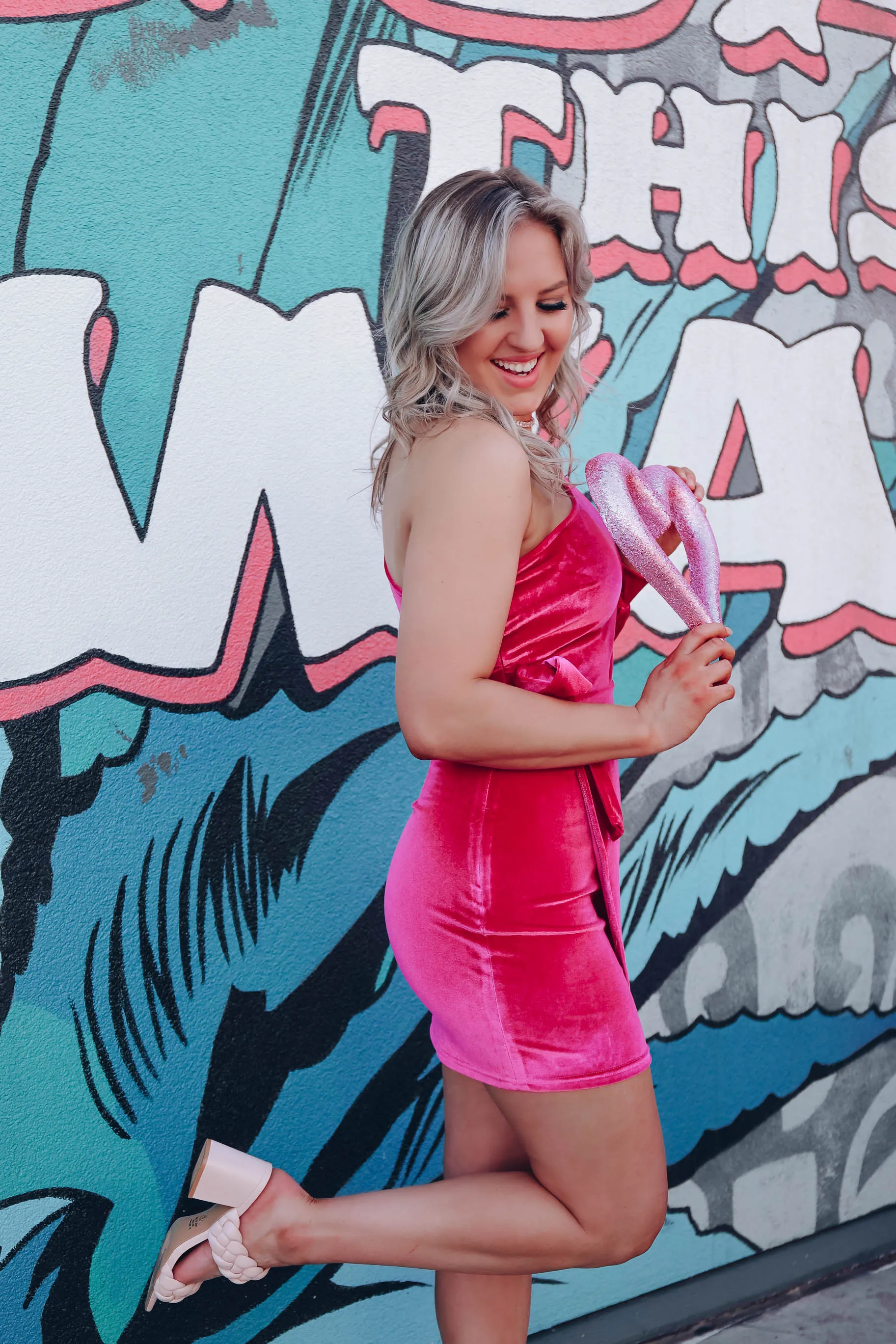 Flirtatious Silhouette Velvet Dress - Magenta