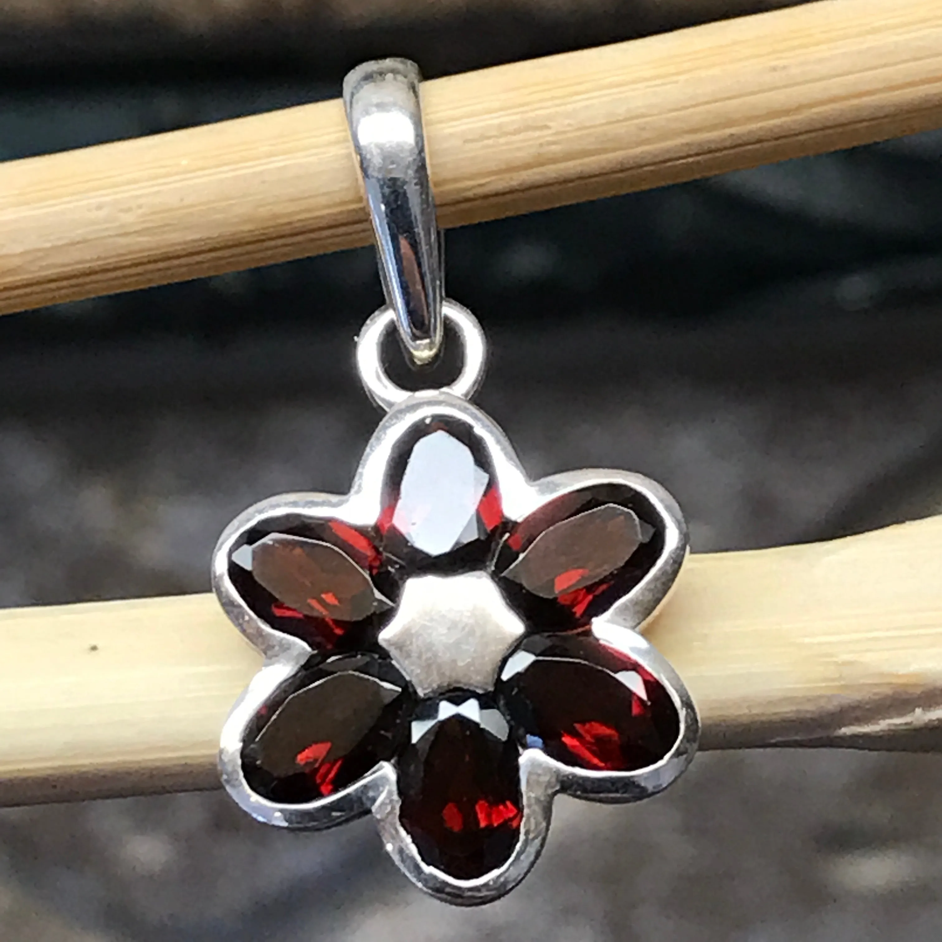 Genuine 4ct Pyrope Garnet 925 Solid Sterling Silver Flower Pendant 28mm