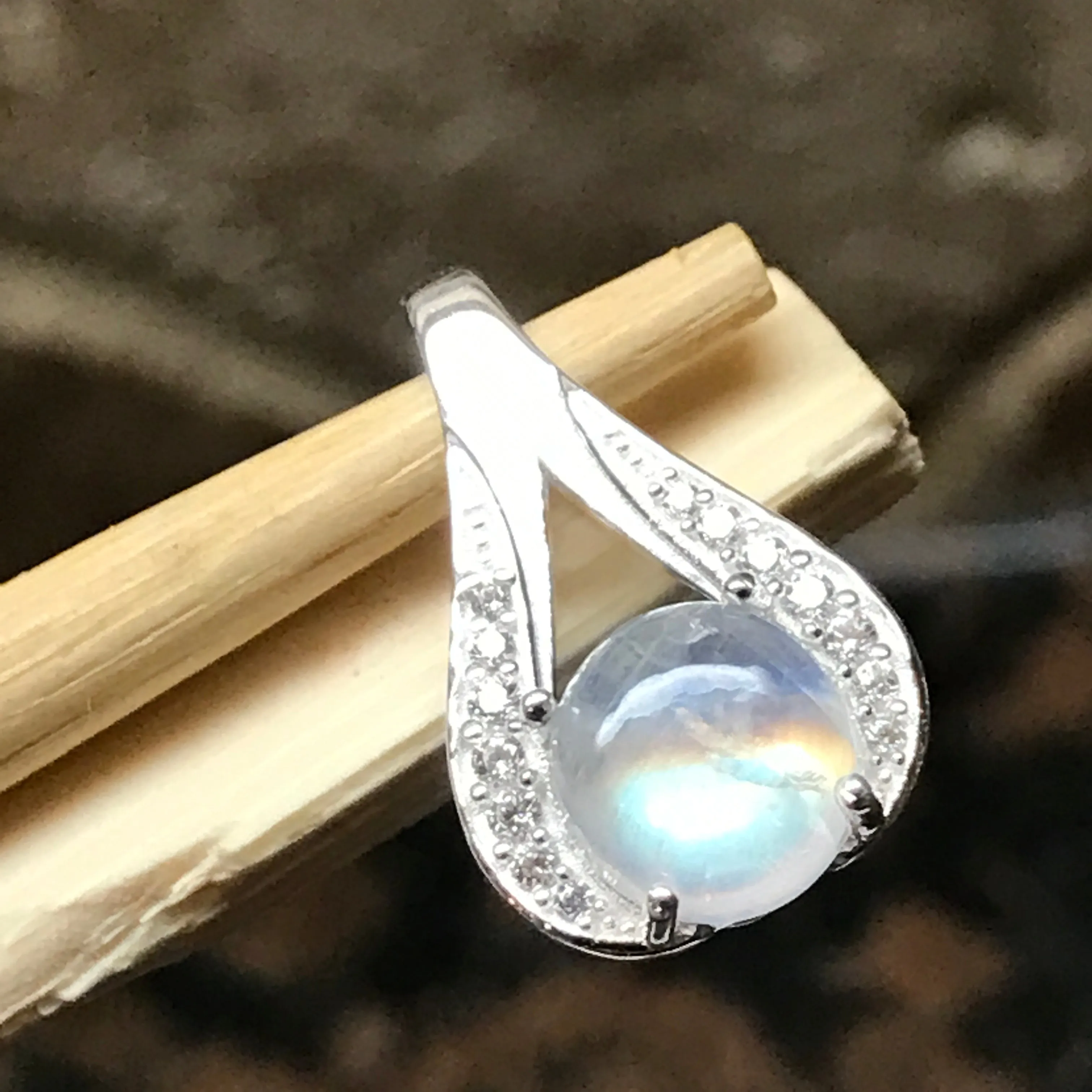 Genuine Rainbow Moonstone 925 Solid Sterling Silver Designer Pendant 20mm