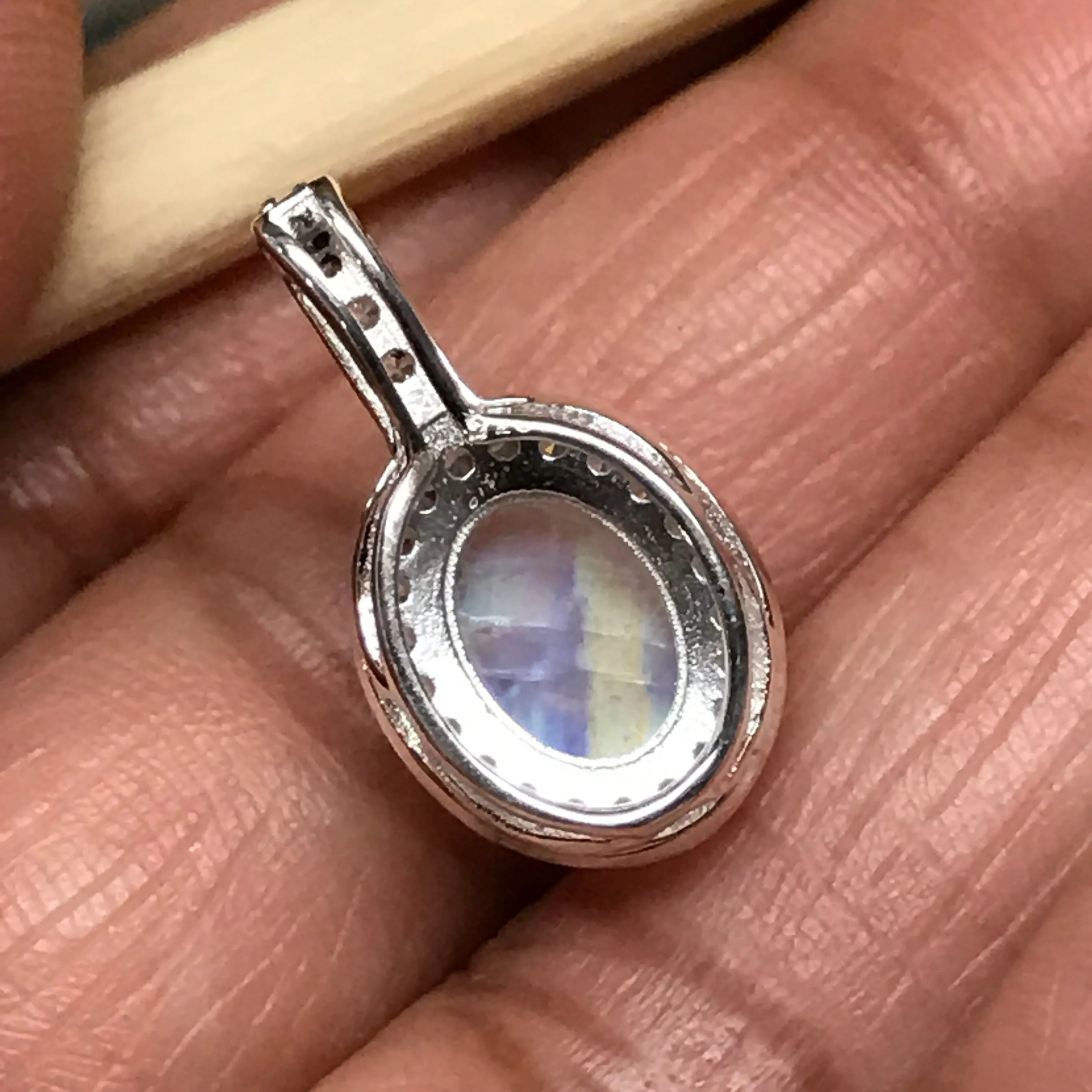 Genuine Rainbow Moonstone 925 Solid Sterling Silver Pendant 20mm