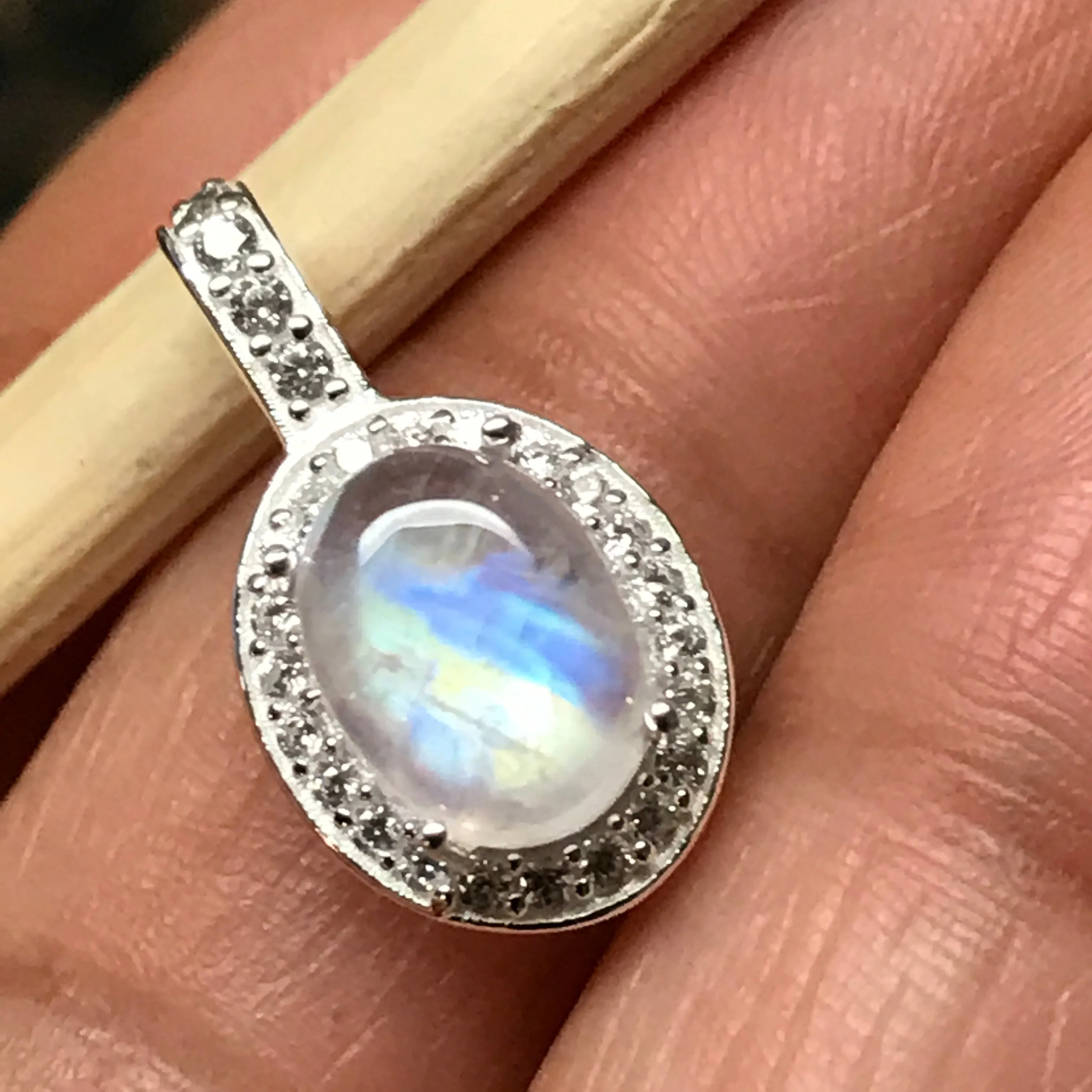 Genuine Rainbow Moonstone 925 Solid Sterling Silver Pendant 20mm