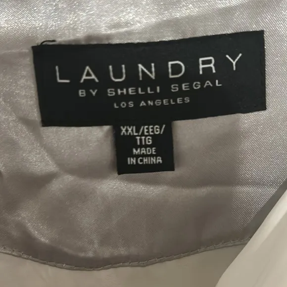 Laundry by Shelli Segal Women's Size XXL White Luxurious Puffer Jacket Fur Hood