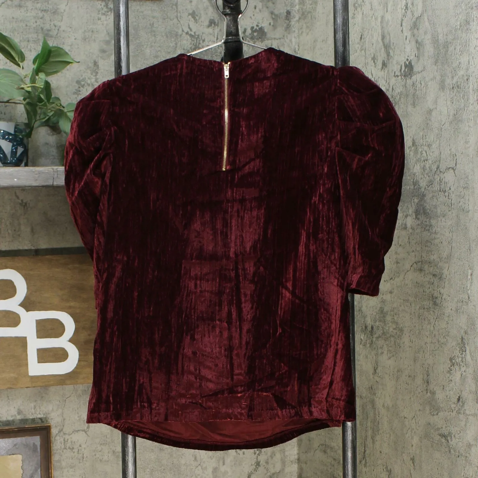 Leyden Women's Junior Fit Crushed Velvet Puff Sleeve Top