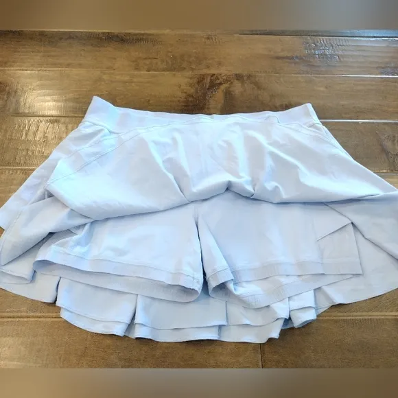 LULULEMON Women's light blue Court Rival Skirt Skort - size 16