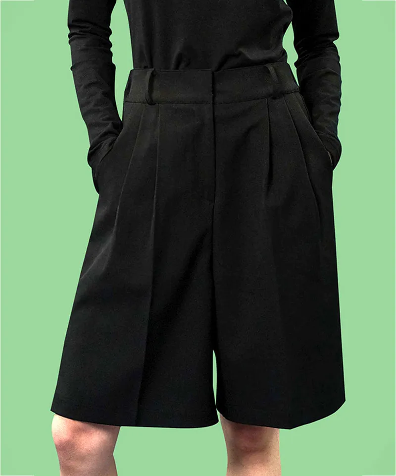 MACKY Golf: Basic Bermuda Pants - Black