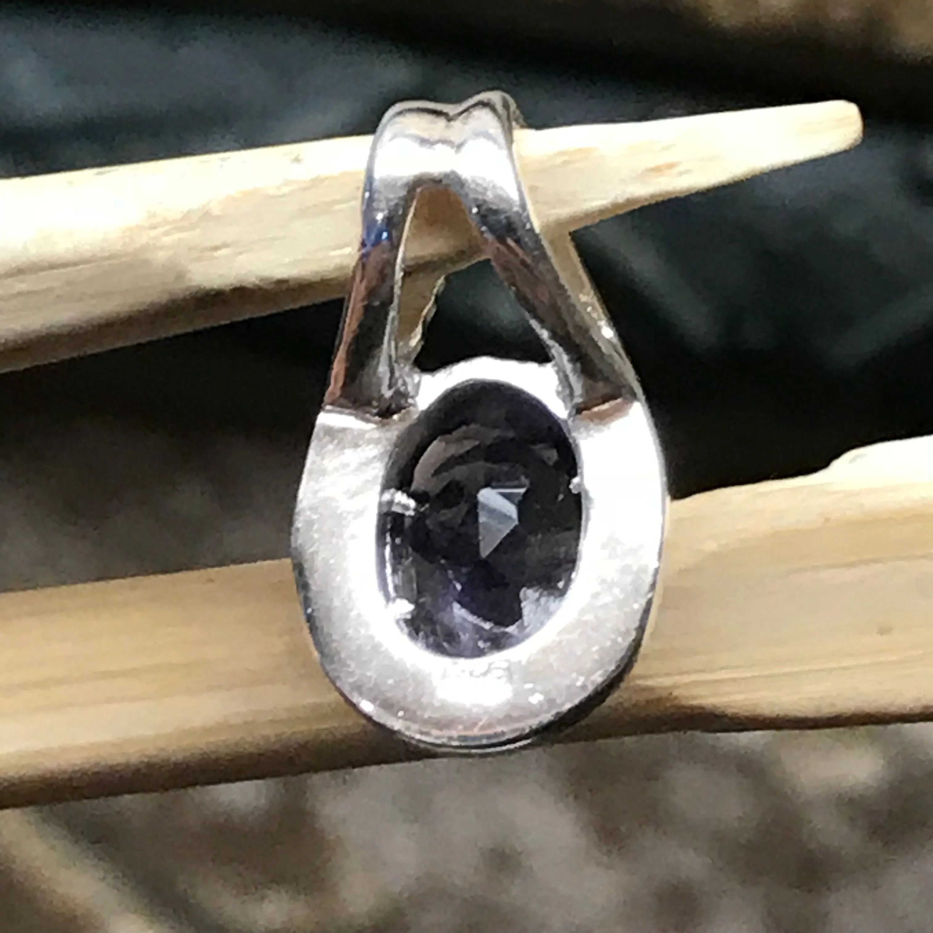 Natural 1ct Iolite 925 Solid Sterling Silver Pendant 15mm