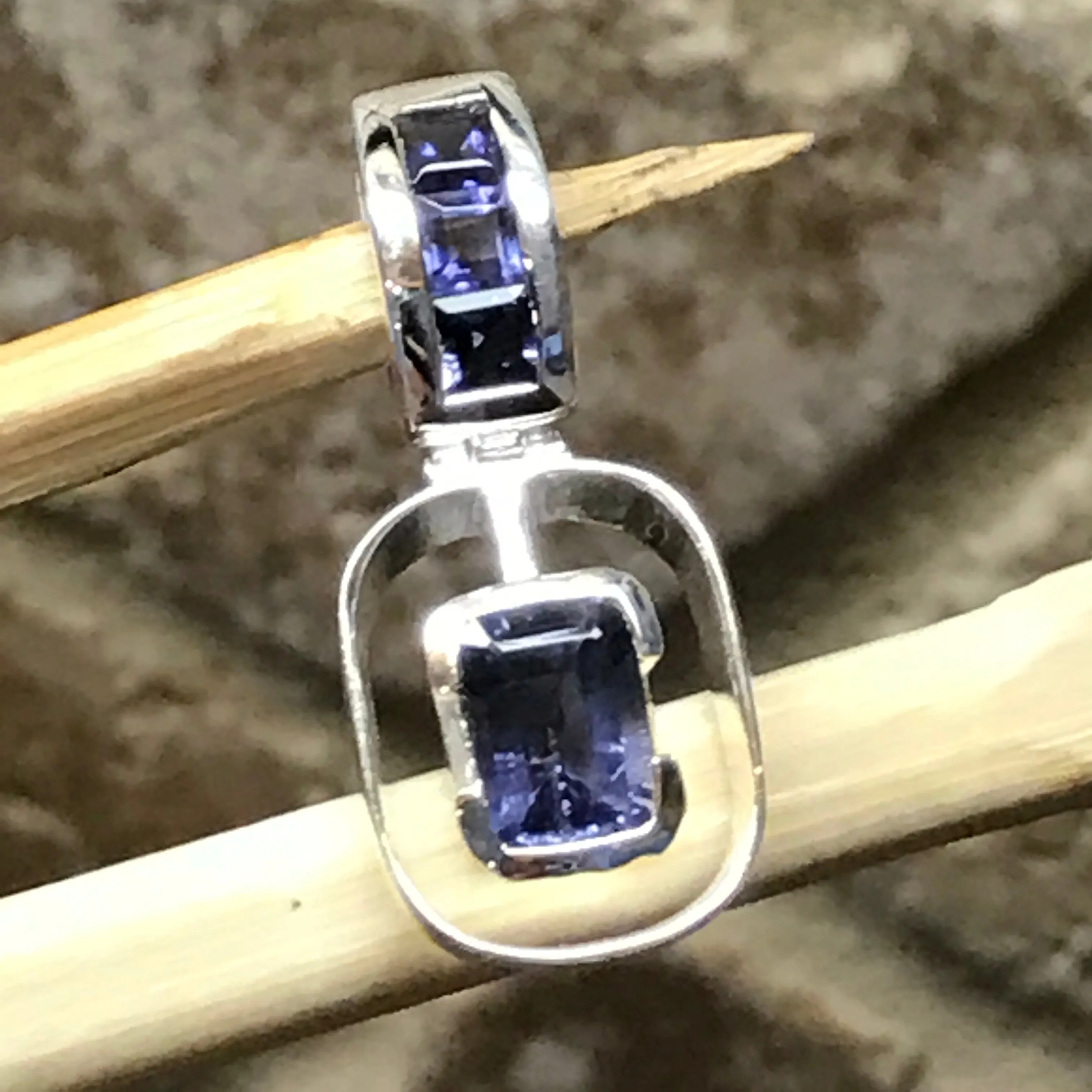 Natural 2ct Iolite 925 Solid Sterling Silver Pendant 25mm
