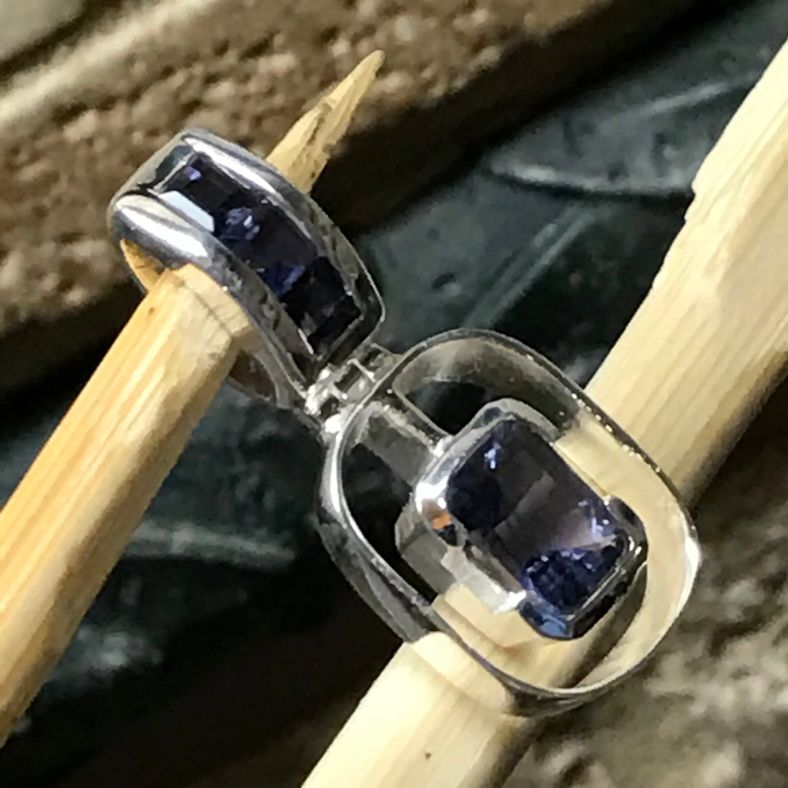 Natural 2ct Iolite 925 Solid Sterling Silver Pendant 25mm