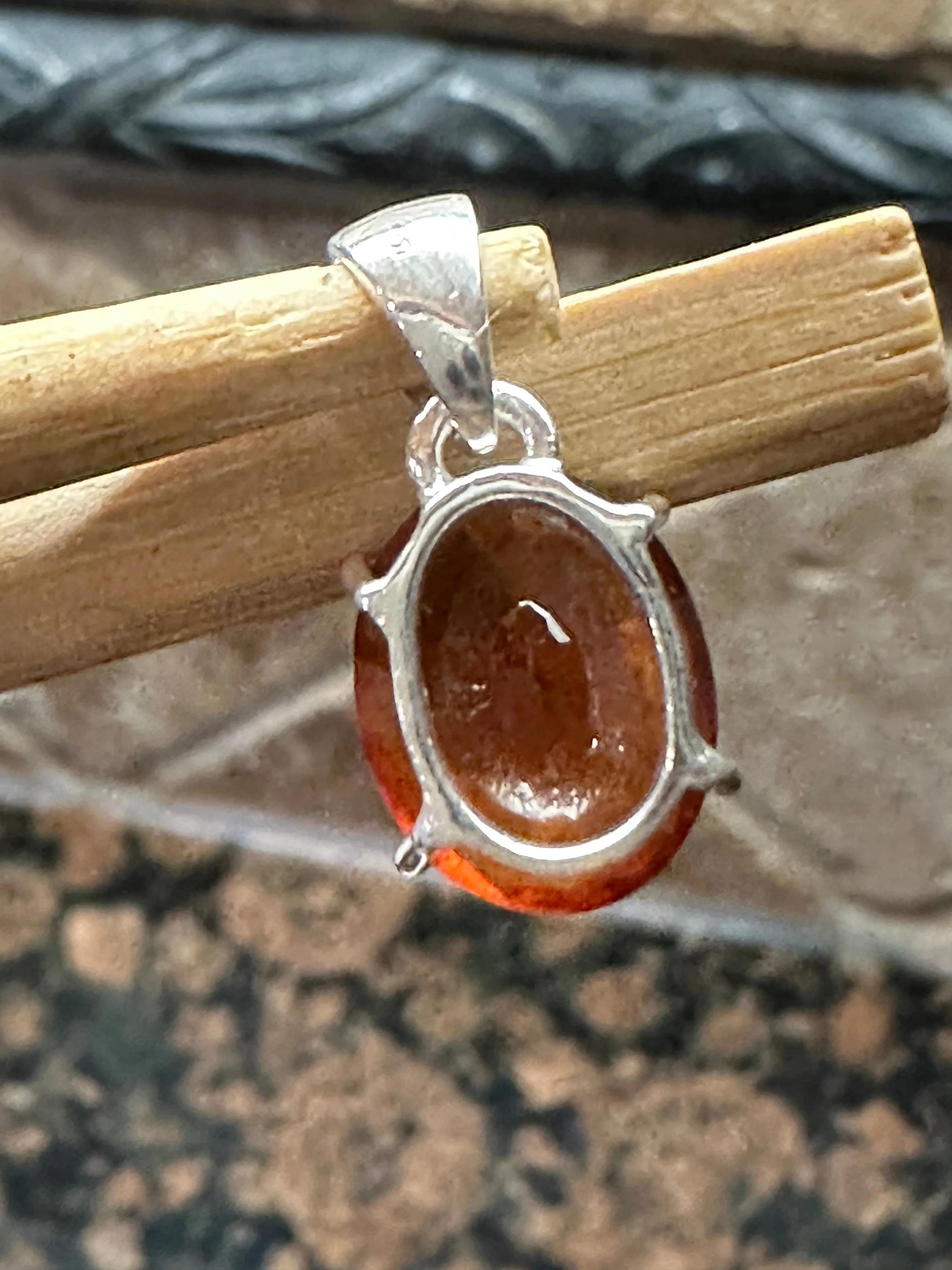 Natural Hessonite Garnet 925 Solid Sterling Silver Pendant 20mm