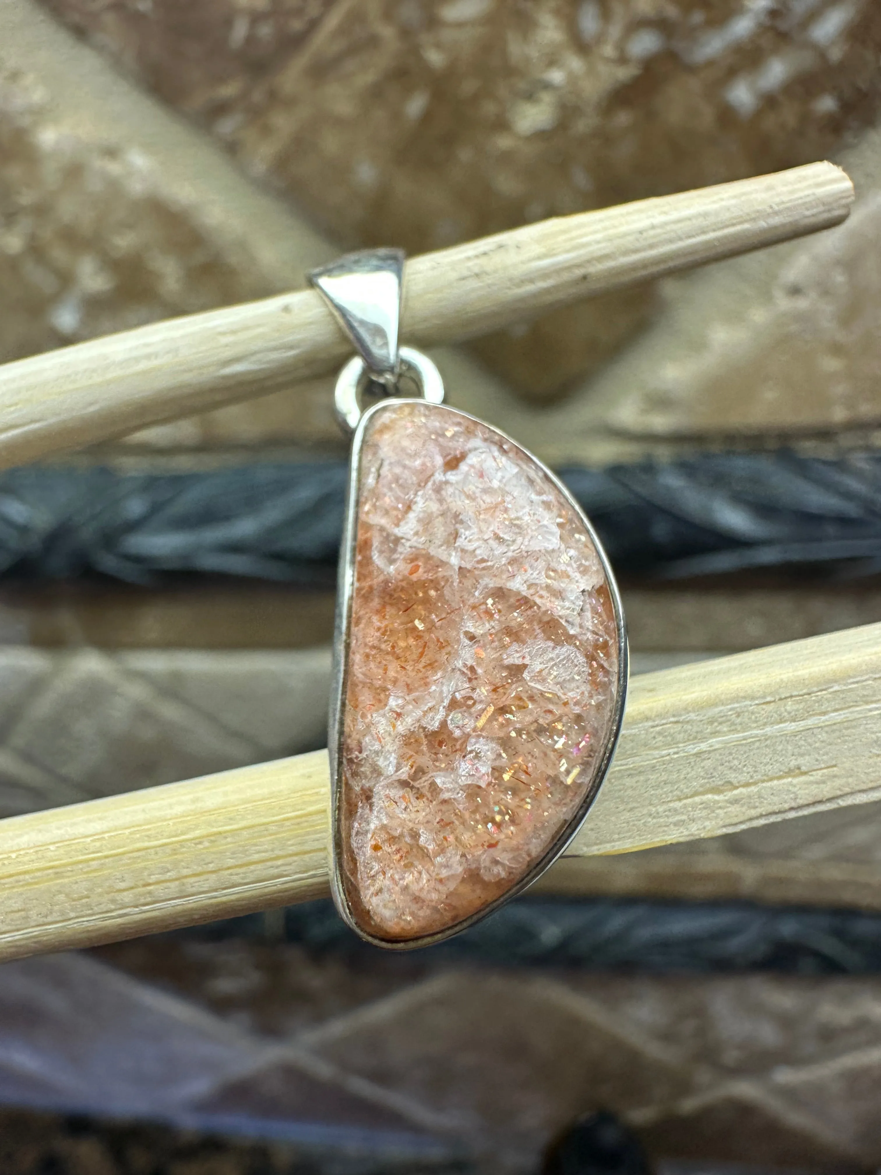 Natural Sunstone 925 Solid Sterling Silver Sparkling Pendant 30mm