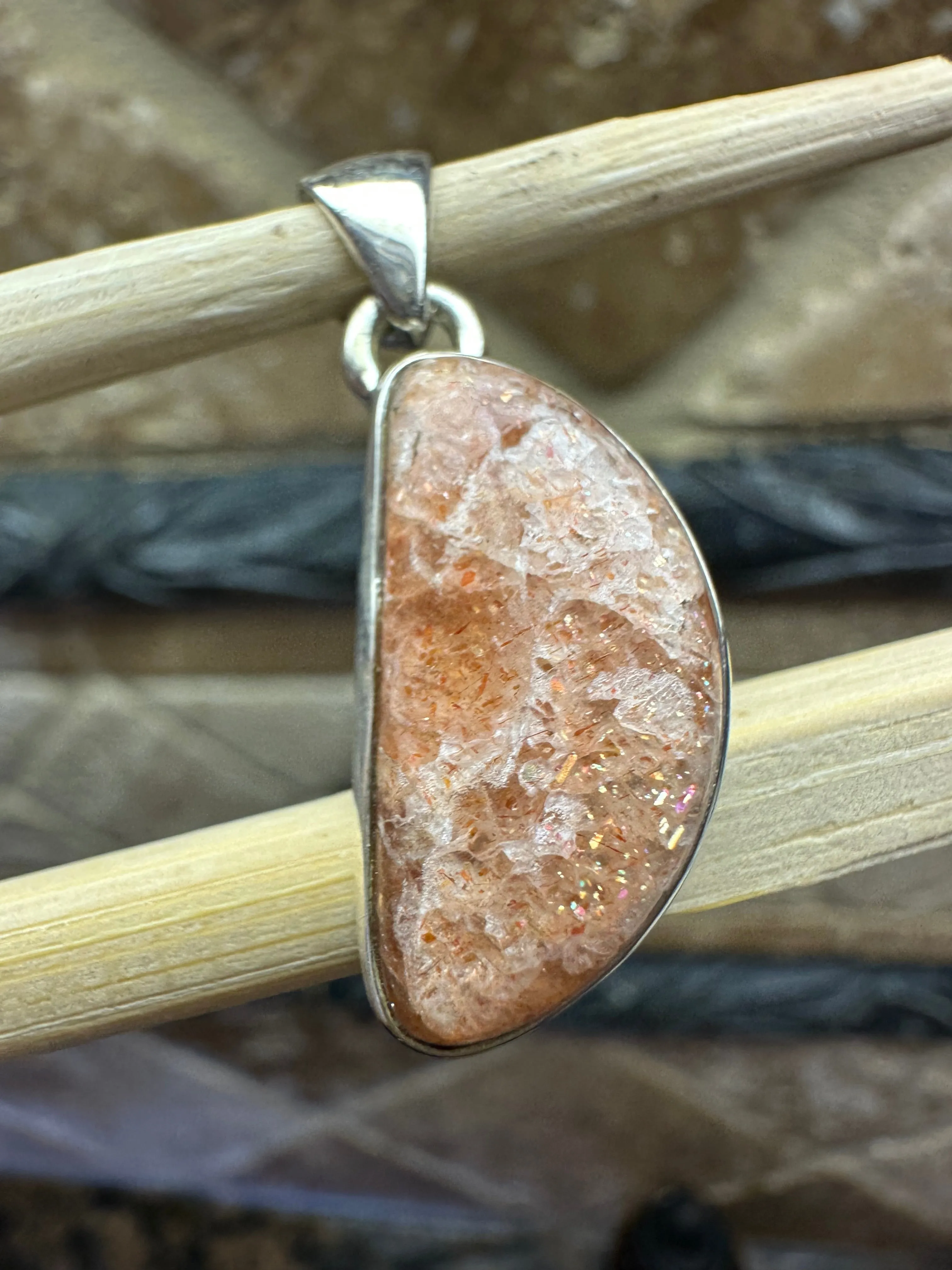 Natural Sunstone 925 Solid Sterling Silver Sparkling Pendant 30mm