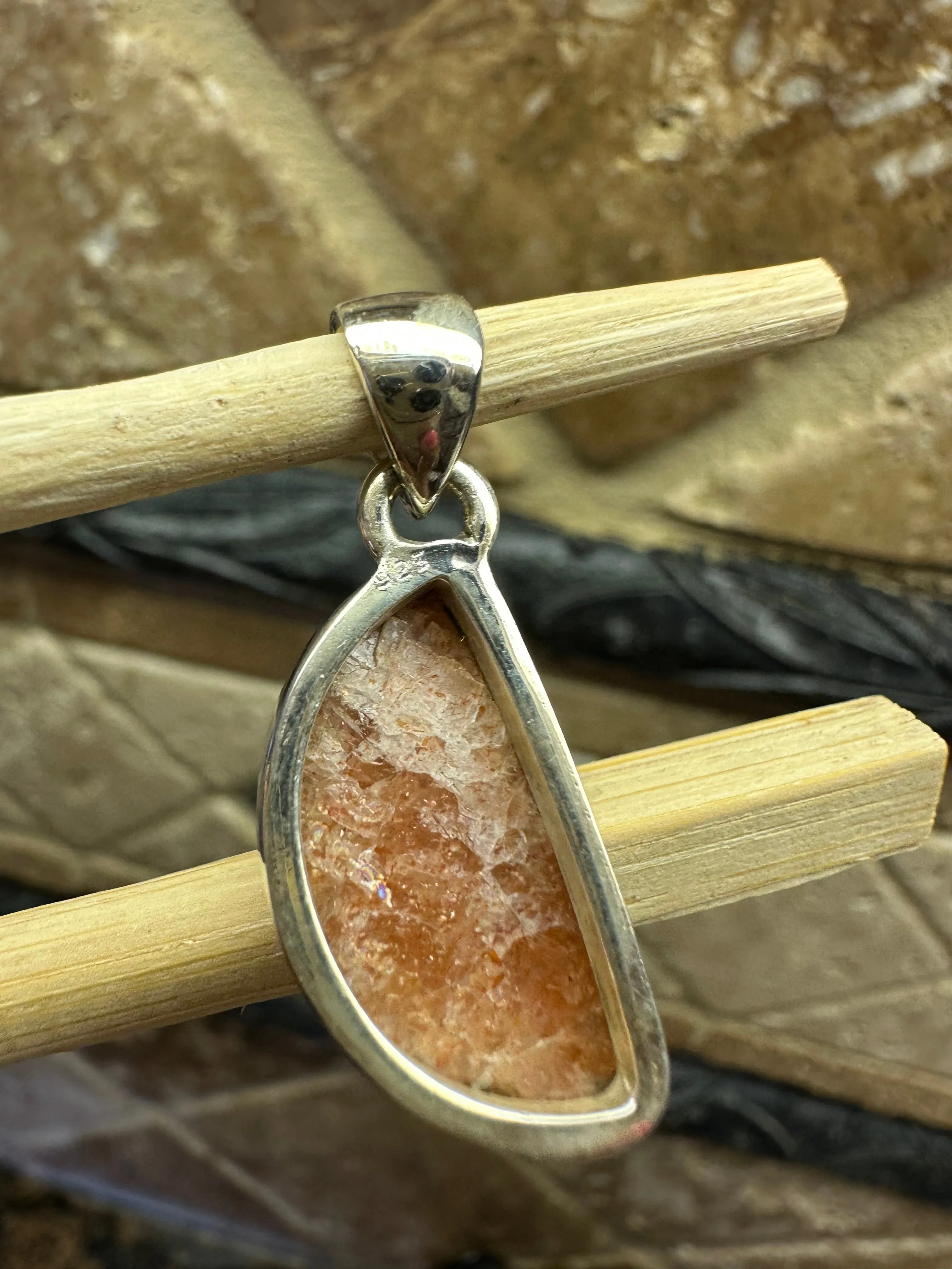 Natural Sunstone 925 Solid Sterling Silver Sparkling Pendant 30mm