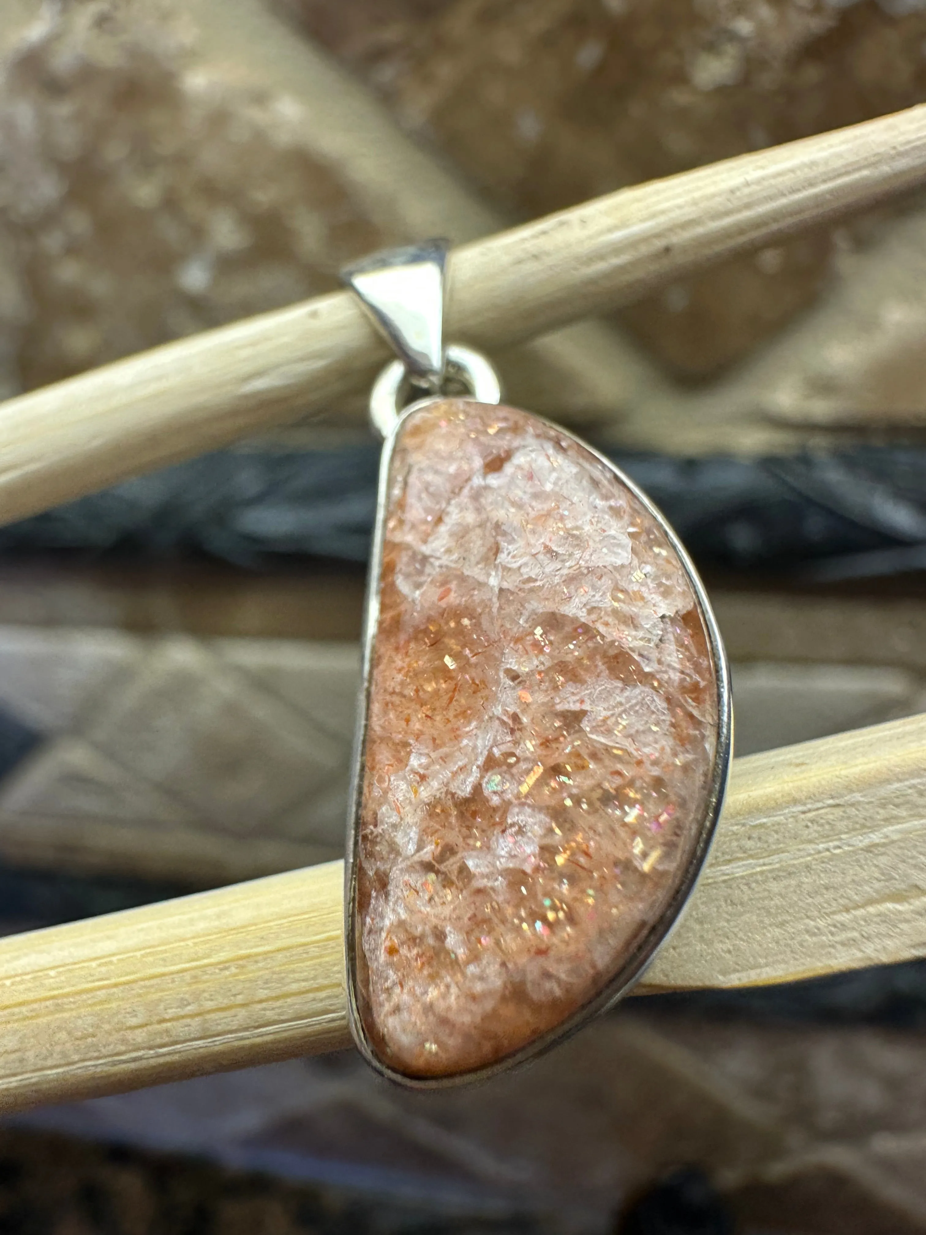 Natural Sunstone 925 Solid Sterling Silver Sparkling Pendant 30mm