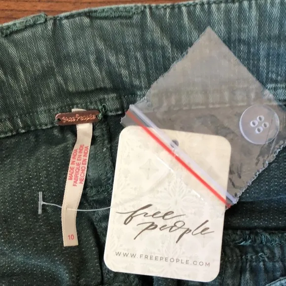 New FREE PEOPLE Women's Size 10 Dried Pine Green Bette Washed Moto Shorts