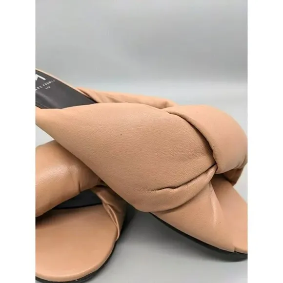 NIB Marc Fisher LTD Olgalia Women's Sandal Medium Natural Size 5.5 M (MSRP $150)