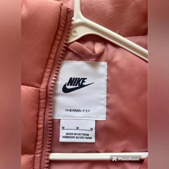 Nike Sportswear Women's Classic Puffer Therma-FIT Loose Vest