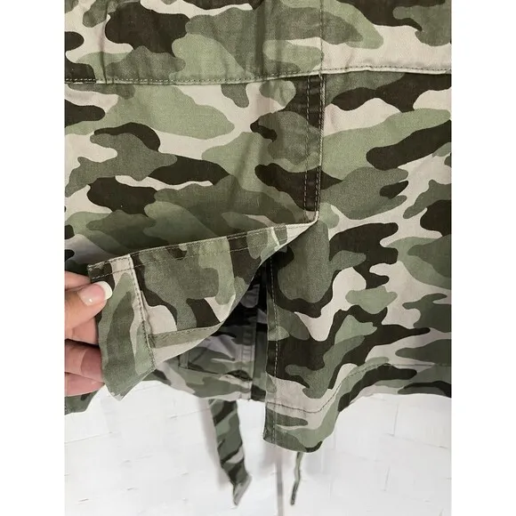 NWT Banana Republic Green Camo Jacket Women's Size Large Pockets Tie Waist