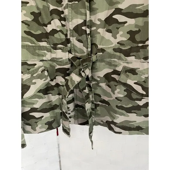 NWT Banana Republic Green Camo Jacket Women's Size Large Pockets Tie Waist