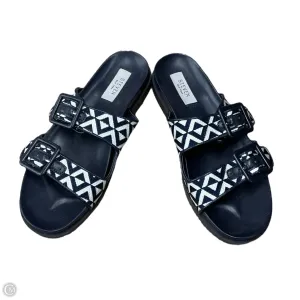 Sandals Flats By Clothes Mentor In Black & White, Size: 7