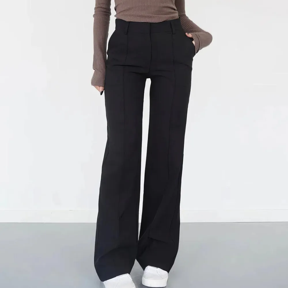 Stylish wide-leg trousers for women