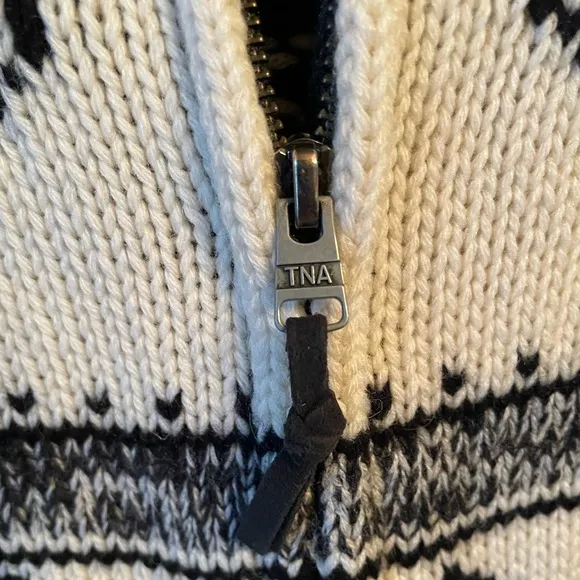 TNA 100% Lambswool Aztec black &amp; cream zip front cowl collar Sweater Ladies SZ:M
