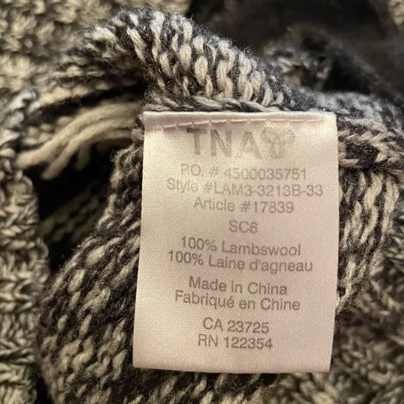 TNA 100% Lambswool Aztec black &amp; cream zip front cowl collar Sweater Ladies SZ:M