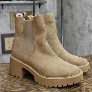 Universal Thread Crispin Chelsea Boots with Memory Foam Insole Tan Brown 11M