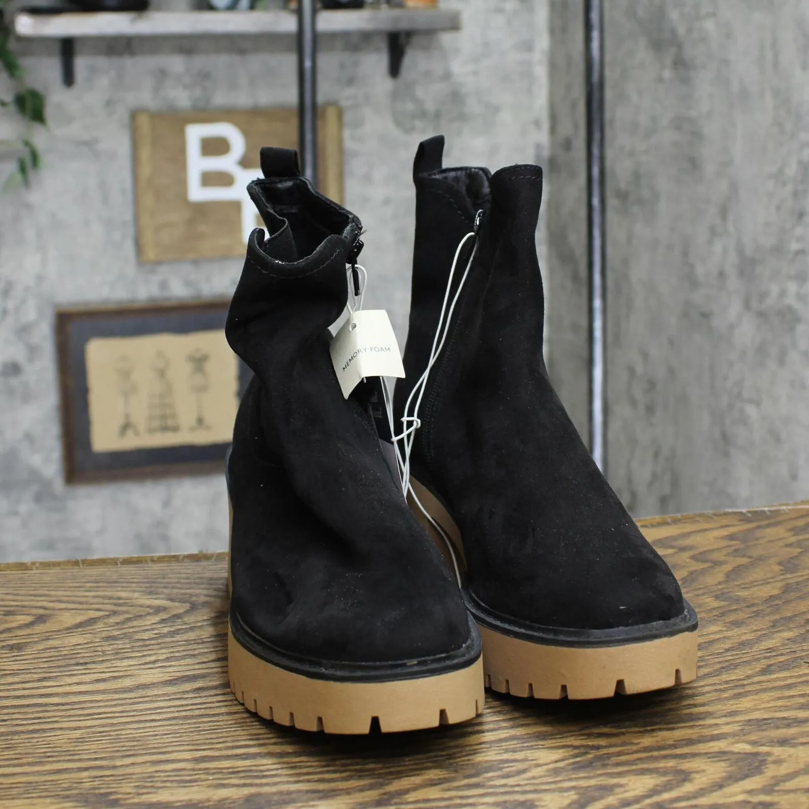 Universal Thread Women's Crispin Chelsea Boots 87933747 Black 8.5M
