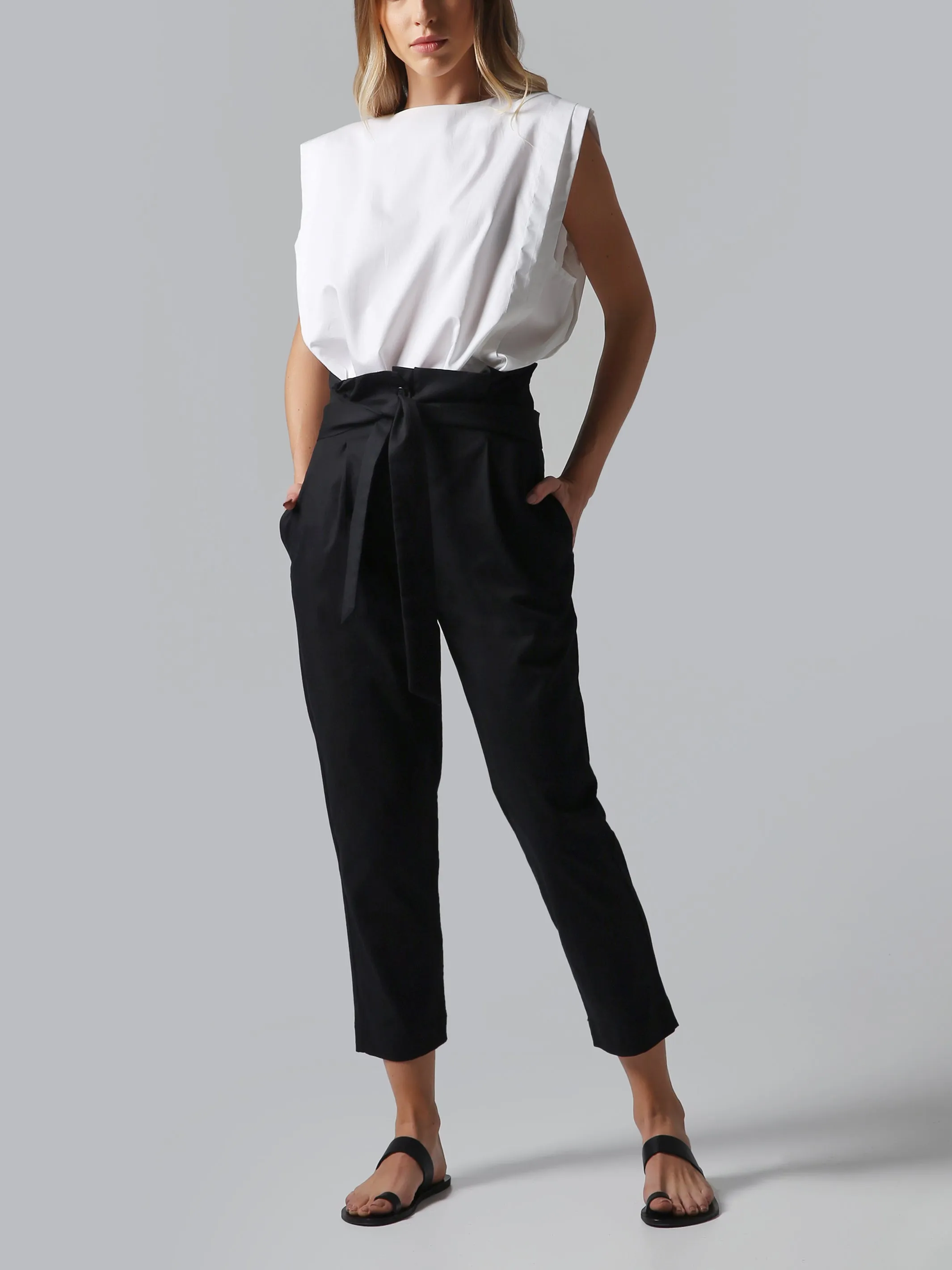 Visaltes Sleeveless Poplin Top