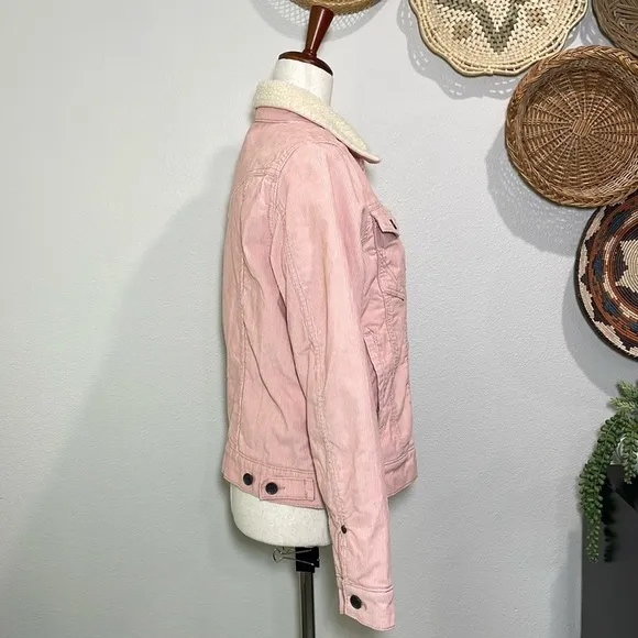 Wrangler Women's Retro Sherpa Lined Pink Corduroy Jacket Size Medium